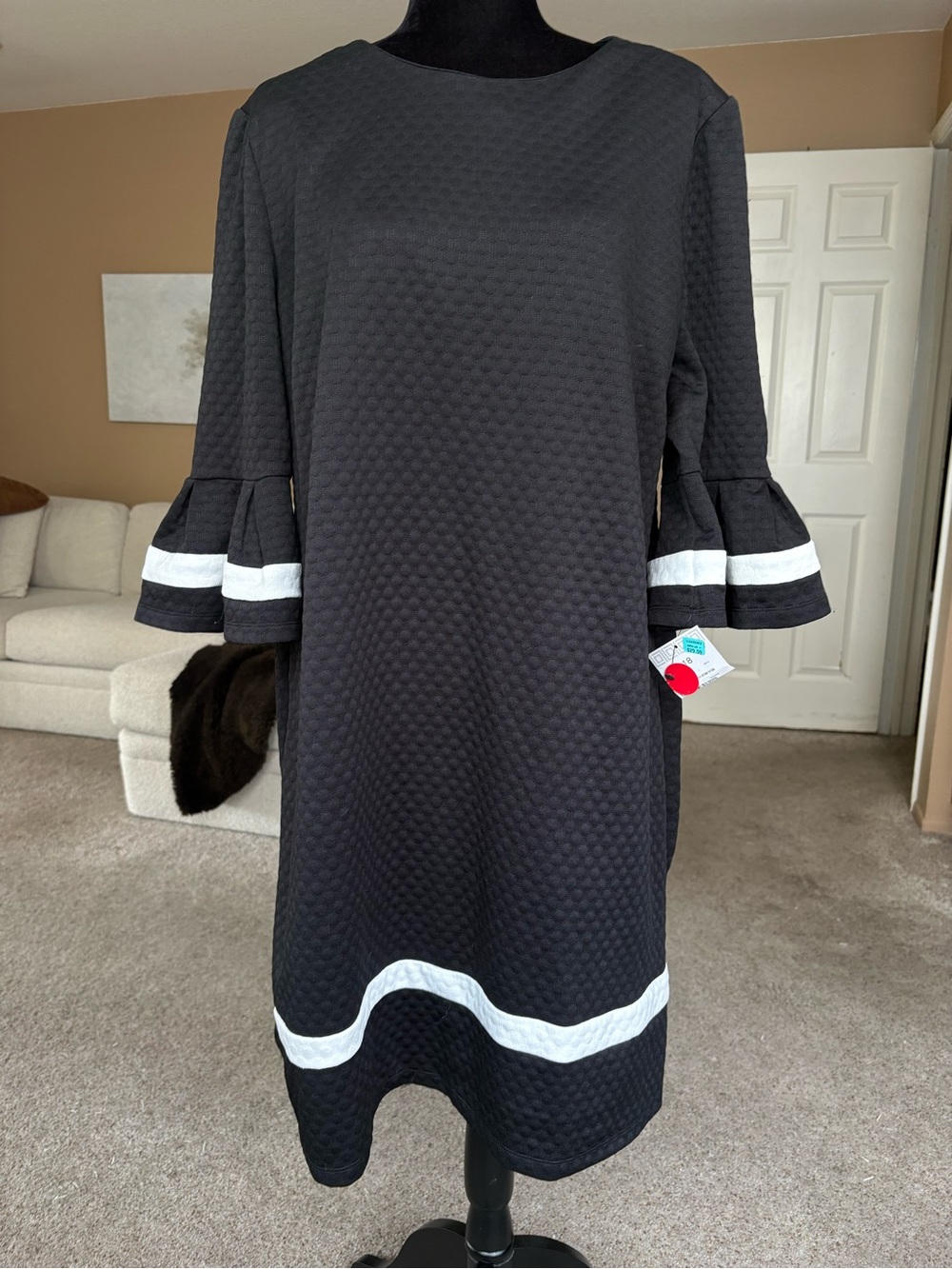 Liz Claiborne Black Textured Shift Dress with White Trim